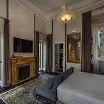 Гостевой дом Ricciardelli Luxury - Piazza Di Spagna