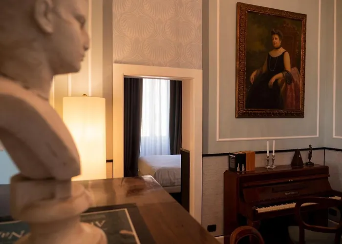 Ricciardelli Luxury - Piazza Di Spagna 4*