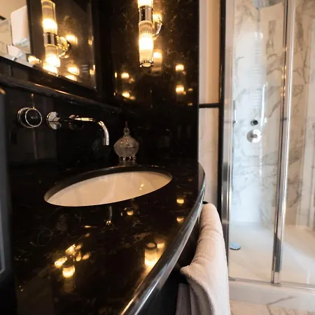 Affittacamere Ricciardelli Luxury - Piazza Di Spagna 2*